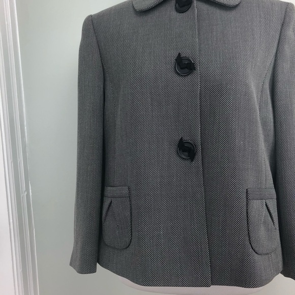 Tahari Arthur S. Levine Button Front Jacket - 8 - Picture 5 of 15